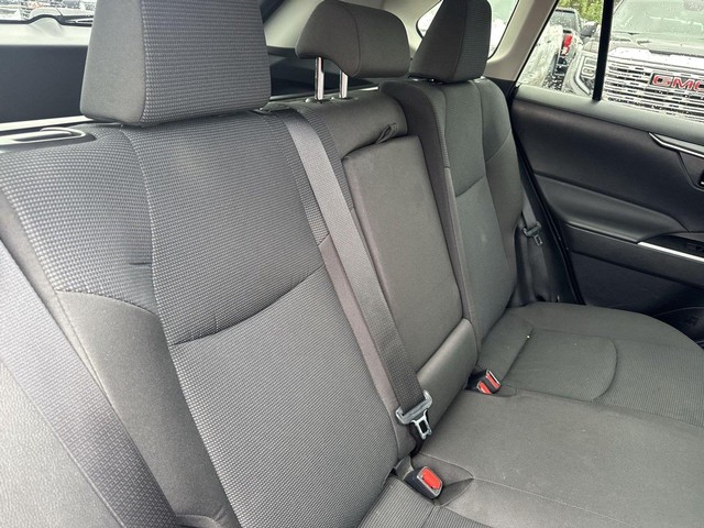 Toyota RAV4 Vehicle Full-screen Gallery Image 28