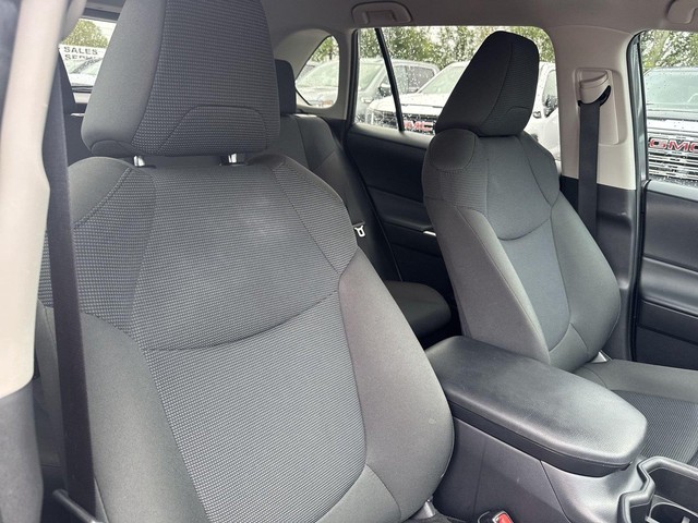Toyota RAV4 Vehicle Full-screen Gallery Image 29