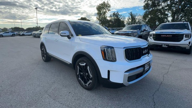 Kia Telluride Vehicle Full-screen Gallery Image 03