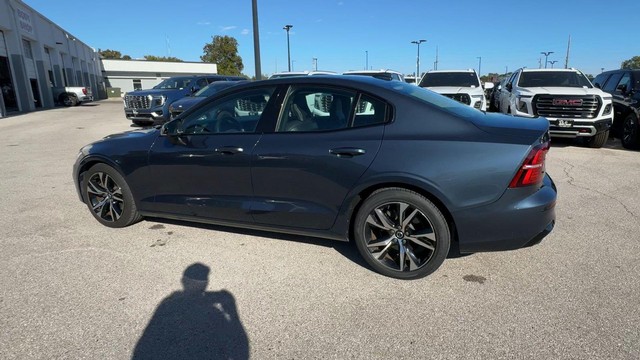 Volvo S60 Vehicle Full-screen Gallery Image 09