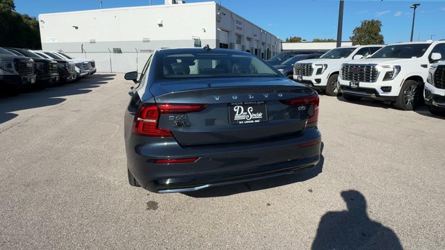 Volvo S60 Vehicle Full-screen Gallery Image 10