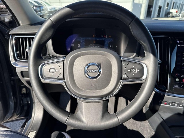 Volvo S60 Vehicle Full-screen Gallery Image 14