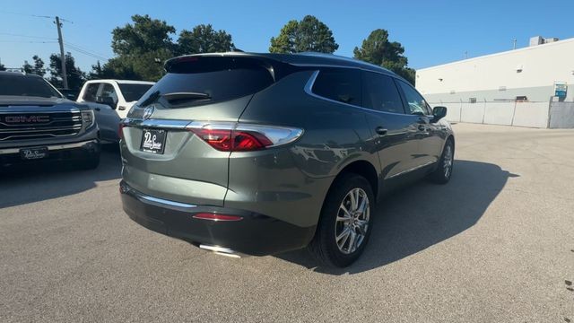 Buick Enclave Vehicle Full-screen Gallery Image 09