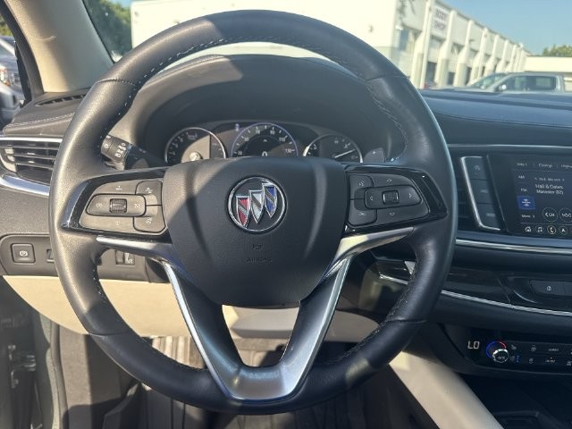 Buick Enclave Vehicle Full-screen Gallery Image 11