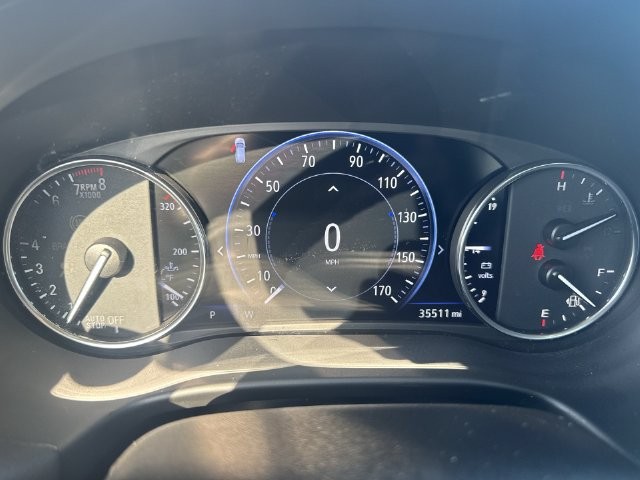 Buick Enclave Vehicle Full-screen Gallery Image 12