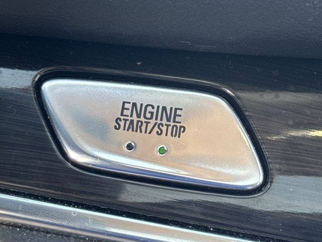Buick Enclave Vehicle Full-screen Gallery Image 17