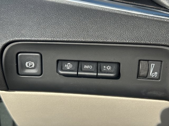 Buick Enclave Vehicle Full-screen Gallery Image 18