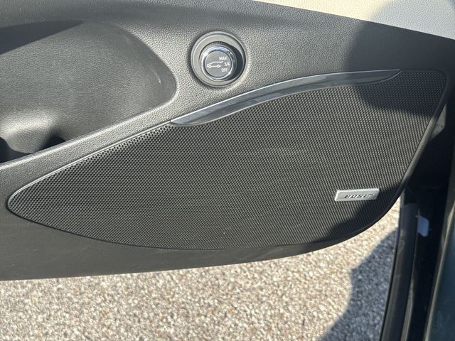 Buick Enclave Vehicle Full-screen Gallery Image 25