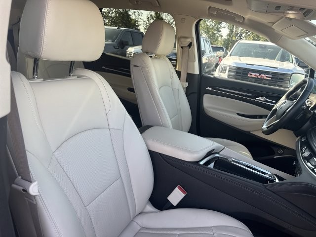 Buick Enclave Vehicle Full-screen Gallery Image 29