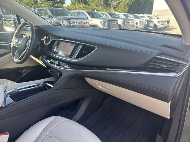 Buick Enclave Vehicle Full-screen Gallery Image 30
