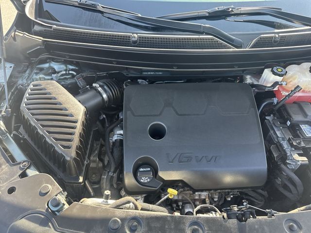 Buick Enclave Vehicle Full-screen Gallery Image 31