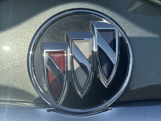 Buick Enclave Vehicle Full-screen Gallery Image 32