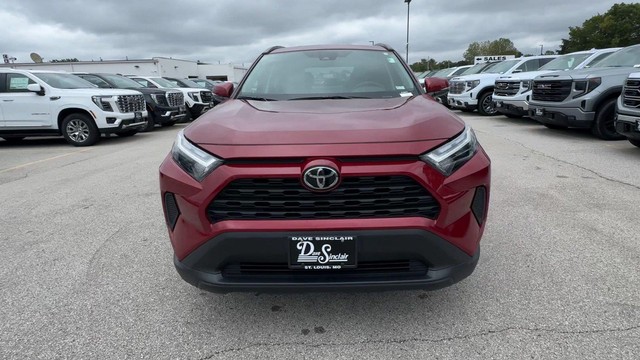 Toyota RAV4 Vehicle Full-screen Gallery Image 05