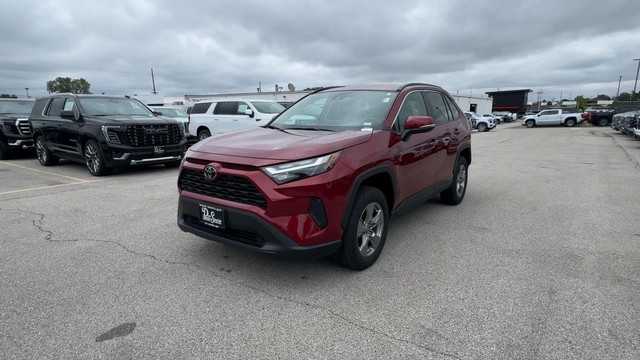 Toyota RAV4 Vehicle Full-screen Gallery Image 06