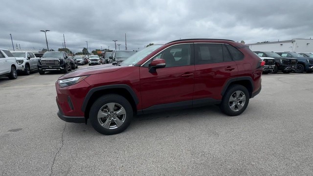 Toyota RAV4 Vehicle Full-screen Gallery Image 07