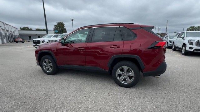 Toyota RAV4 Vehicle Full-screen Gallery Image 09