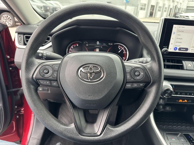Toyota RAV4 Vehicle Full-screen Gallery Image 14