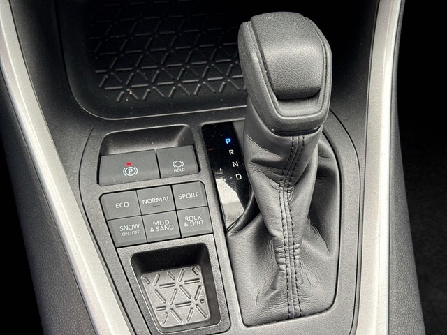 Toyota RAV4 Vehicle Full-screen Gallery Image 19
