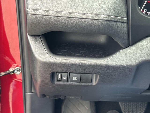 Toyota RAV4 Vehicle Full-screen Gallery Image 21