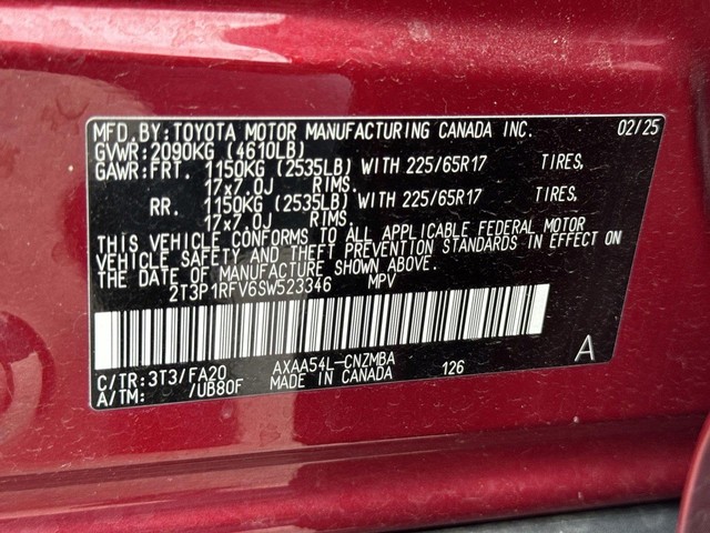 Toyota RAV4 Vehicle Full-screen Gallery Image 36