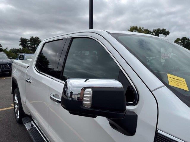 GMC Sierra 1500 Vehicle Full-screen Gallery Image 11