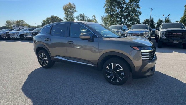 Nissan Kicks Vehicle Full-screen Gallery Image 03