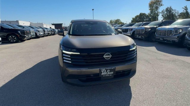 Nissan Kicks Vehicle Full-screen Gallery Image 05