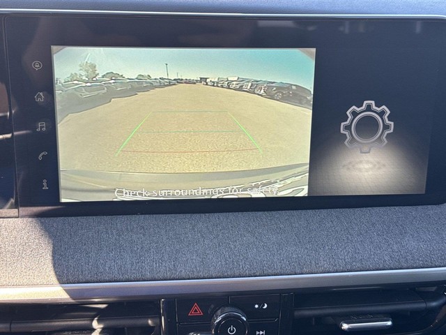 Nissan Kicks Vehicle Full-screen Gallery Image 18