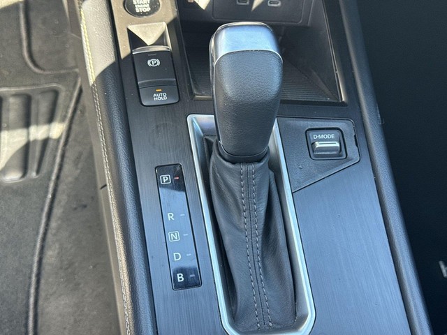Nissan Kicks Vehicle Full-screen Gallery Image 19
