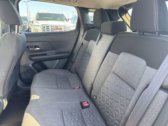 Nissan Kicks Vehicle Full-screen Gallery Image 26