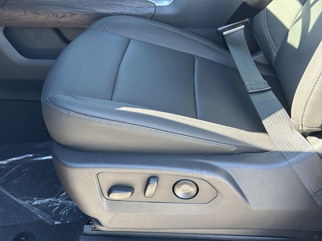 GMC Sierra 1500 Vehicle Full-screen Gallery Image 12