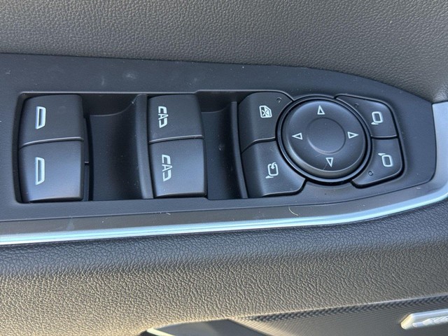 GMC Sierra 1500 Vehicle Full-screen Gallery Image 13