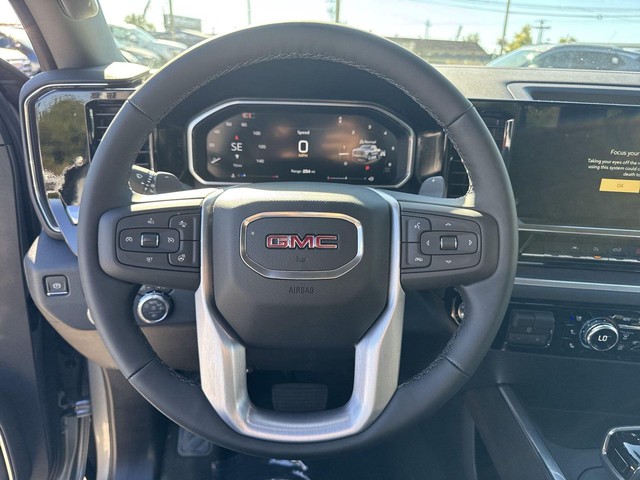 GMC Sierra 1500 Vehicle Full-screen Gallery Image 14