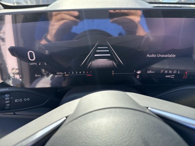 Buick Enclave Vehicle Full-screen Gallery Image 15
