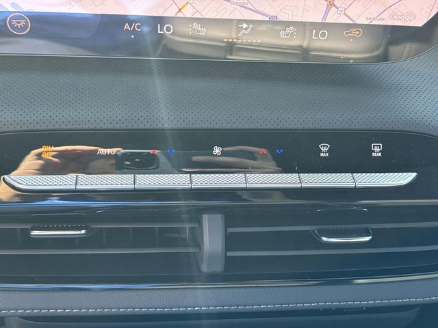 Buick Enclave Vehicle Full-screen Gallery Image 19