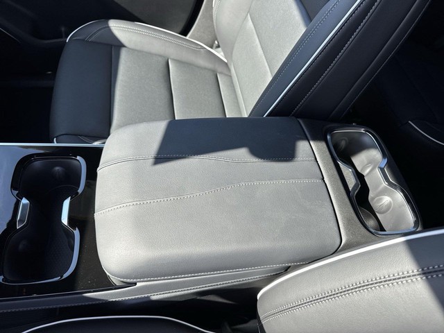 Buick Enclave Vehicle Full-screen Gallery Image 21