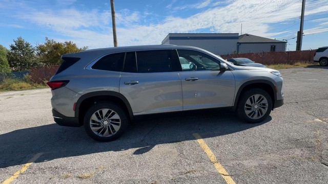 Buick Enclave Vehicle Full-screen Gallery Image 02