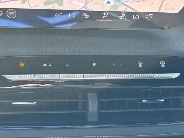 Buick Enclave Vehicle Full-screen Gallery Image 19