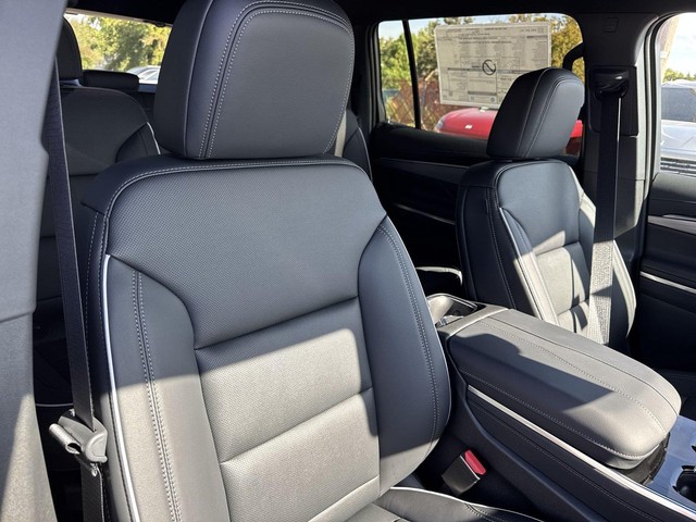 Buick Enclave Vehicle Full-screen Gallery Image 25