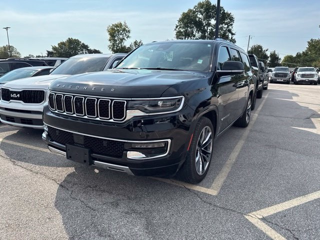 Jeep Wagoneer L Vehicle Full-screen Gallery Image 02