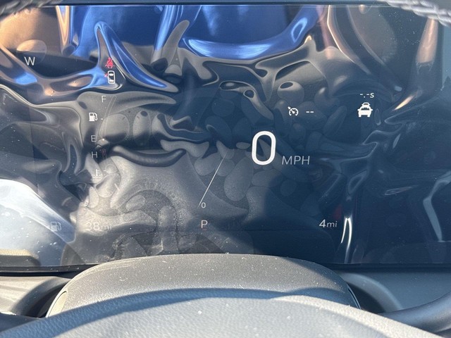 Buick Encore GX Vehicle Full-screen Gallery Image 15