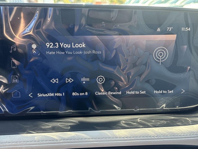 Buick Encore GX Vehicle Full-screen Gallery Image 16