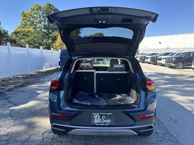 Buick Encore GX Vehicle Full-screen Gallery Image 22