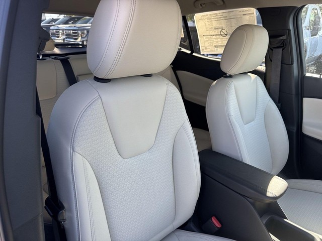 Buick Encore GX Vehicle Full-screen Gallery Image 23