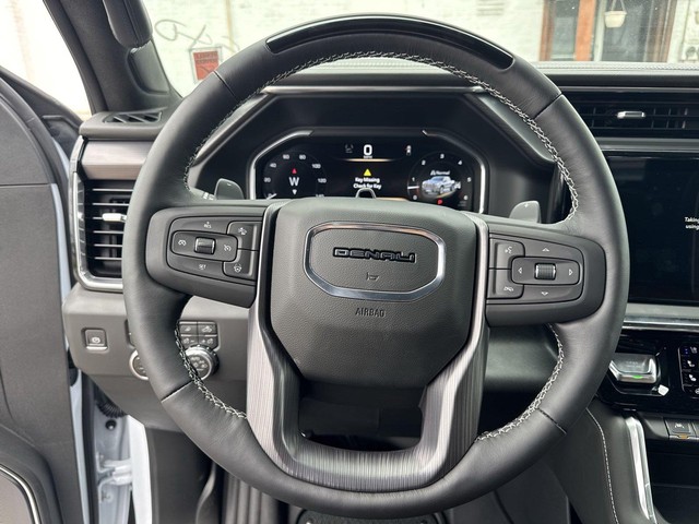 GMC Sierra 1500 Vehicle Full-screen Gallery Image 14