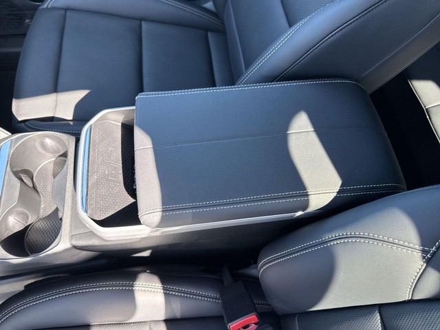 2027 GMC Terrain FWD Elevation thumbnail image 21