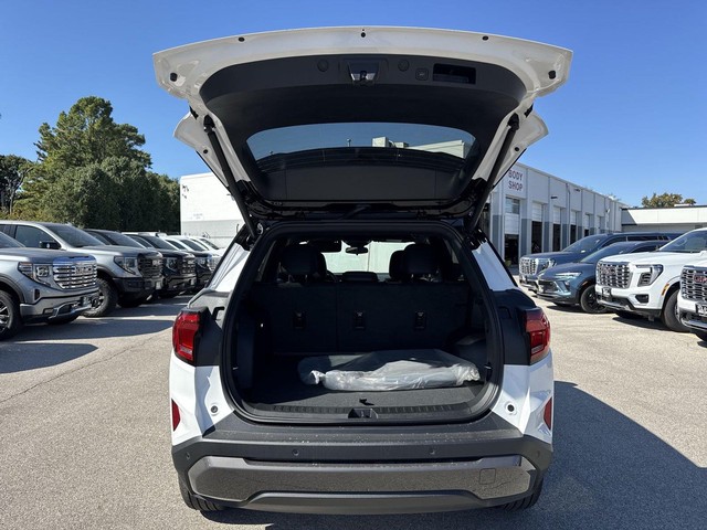 2027 GMC Terrain FWD Elevation thumbnail image 23