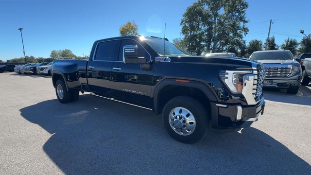 GMC Sierra 3500HD Vehicle Full-screen Gallery Image 03