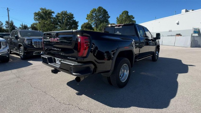GMC Sierra 3500HD Vehicle Full-screen Gallery Image 11