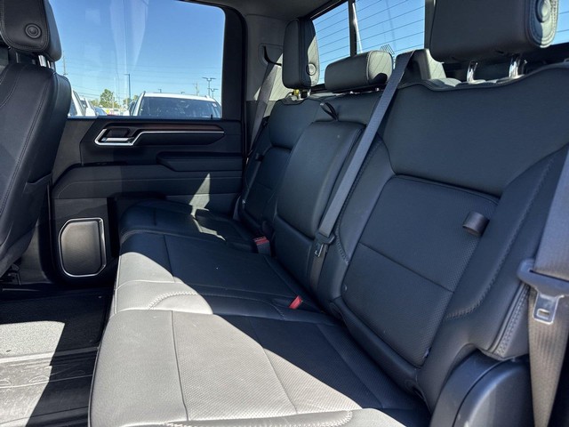 GMC Sierra 3500HD Vehicle Full-screen Gallery Image 29